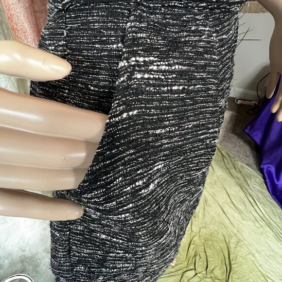 📌Loft Easy to Combine Mini Skirt Black and White with some Silver Sparkle - Picture 5 of 13